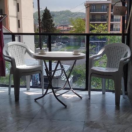 Bright And Cozy Apartment Batumi Luaran gambar